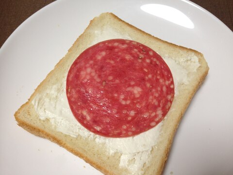 朝食に☆ボロニアソーセージのクリームチーズトースト